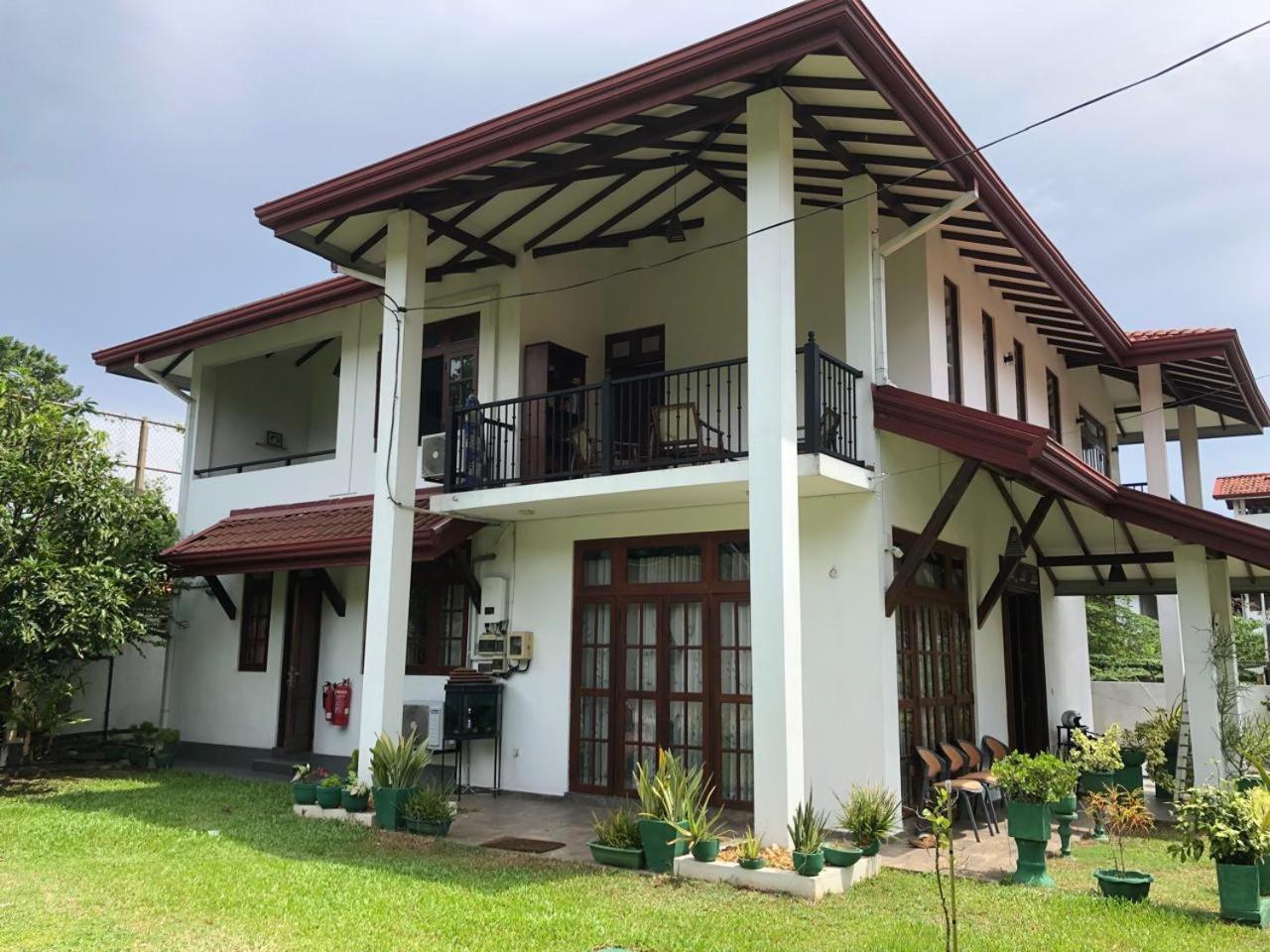 Howick Residence Катунаяка Екстер'єр фото